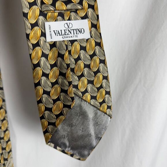 Valentino 100% Silk Cravatte Tie - Picture 2 of 3
